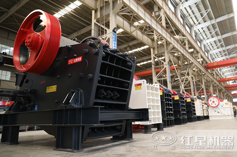 顎式巖石碎石機(jī)圖片 顎式巖石碎石機(jī)圖片