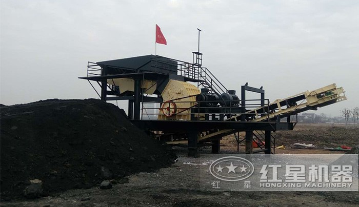 輪胎式移動(dòng)碎煤機(jī)現(xiàn)場 輪胎式移動(dòng)碎煤機(jī)現(xiàn)場