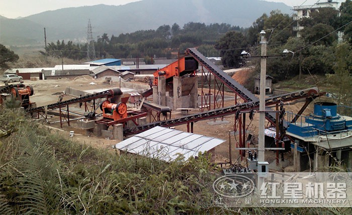 打石子設(shè)備生產(chǎn)線現(xiàn)場(chǎng) 打石子設(shè)備生產(chǎn)線現(xiàn)場(chǎng)