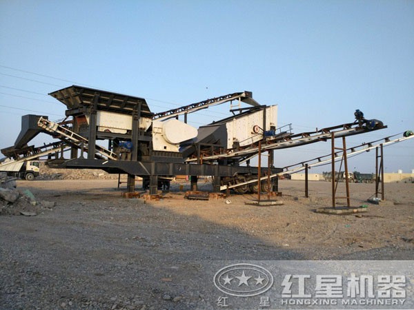 輪胎鄂式移動破碎機(jī)