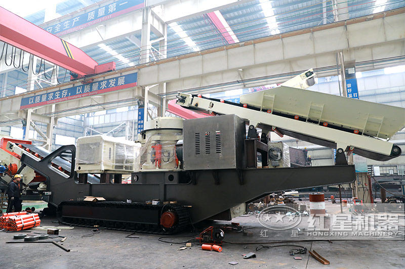 履帶式建筑垃圾破碎機(jī)，搭配圓錐破