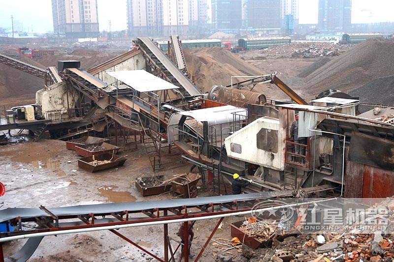 建筑垃圾破碎機(jī)-輪胎式移動(dòng)破碎站，雙機(jī)聯(lián)合