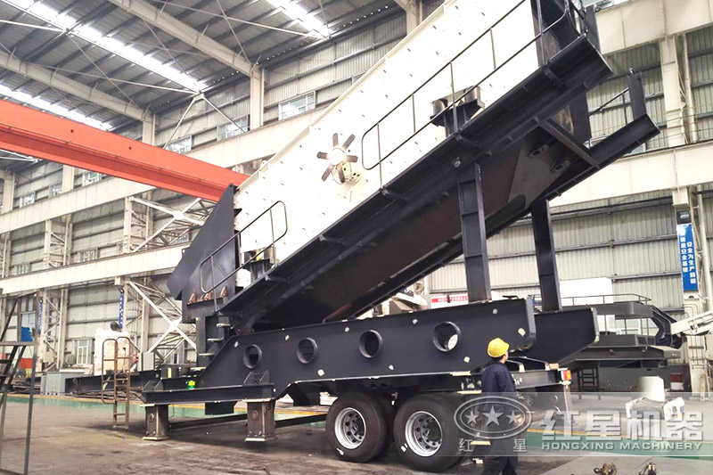 自走式石塊粉碎機粉碎、篩分一體化