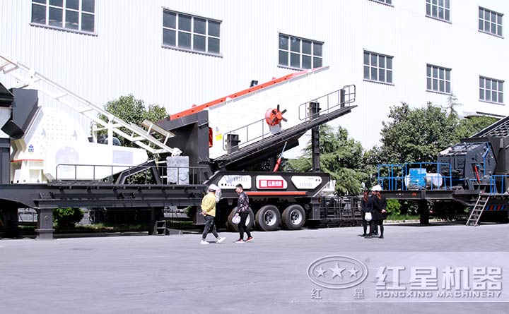 移動小型碎石機廠區(qū)