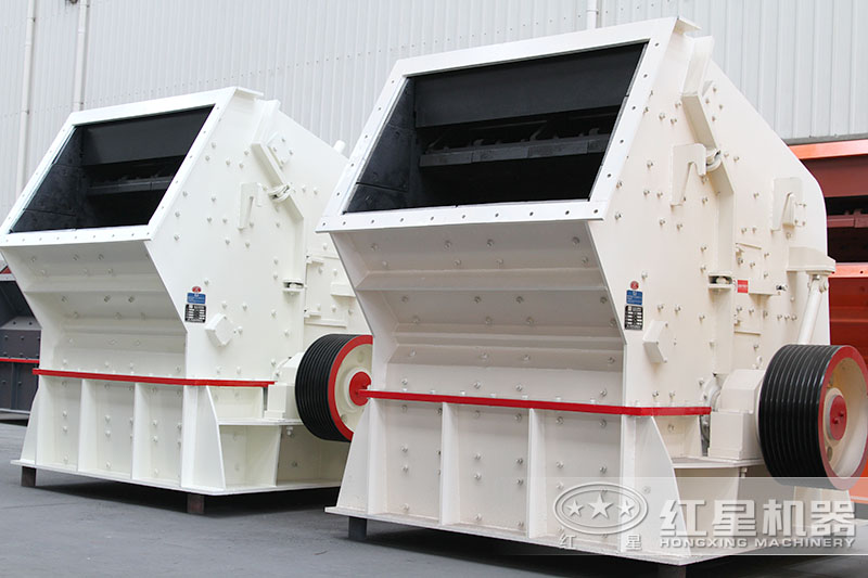 反擊破粒型好，適合對(duì)成品規(guī)格要求較高的砂石廠