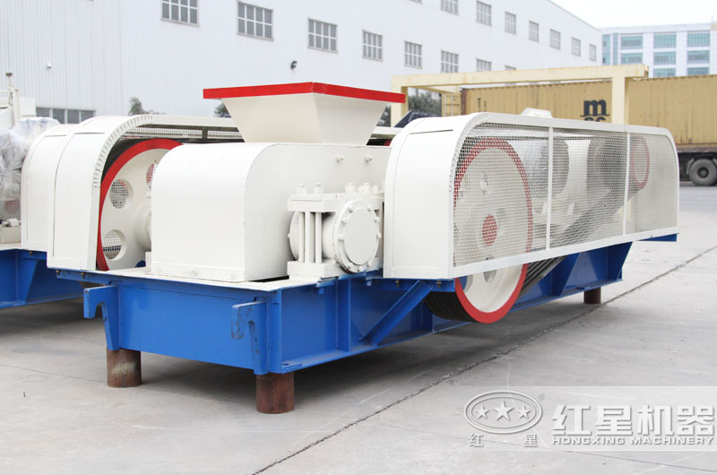 對(duì)輥石子制砂機(jī)，可處理含水分8%左右物料不堵塞