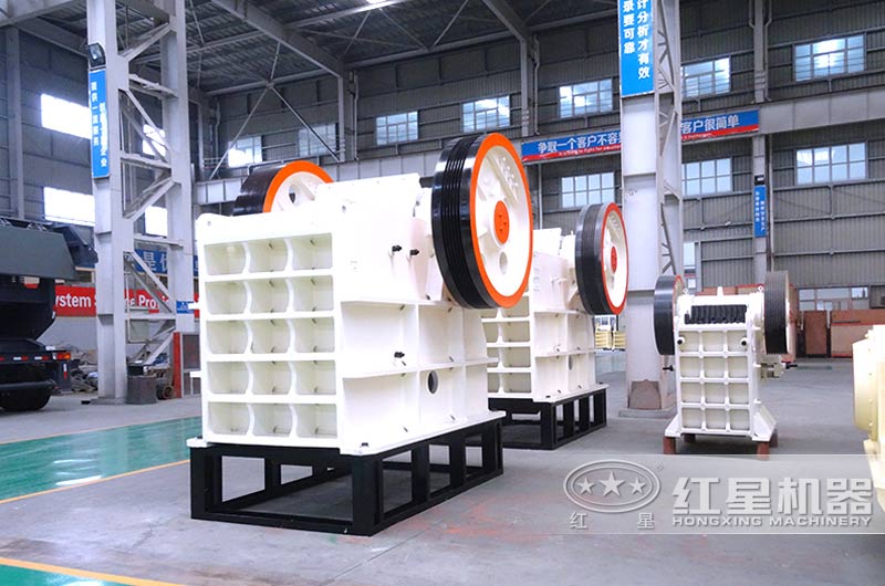 鄂式破碎機，產(chǎn)量1-2200t/h，耐磨抗沖擊