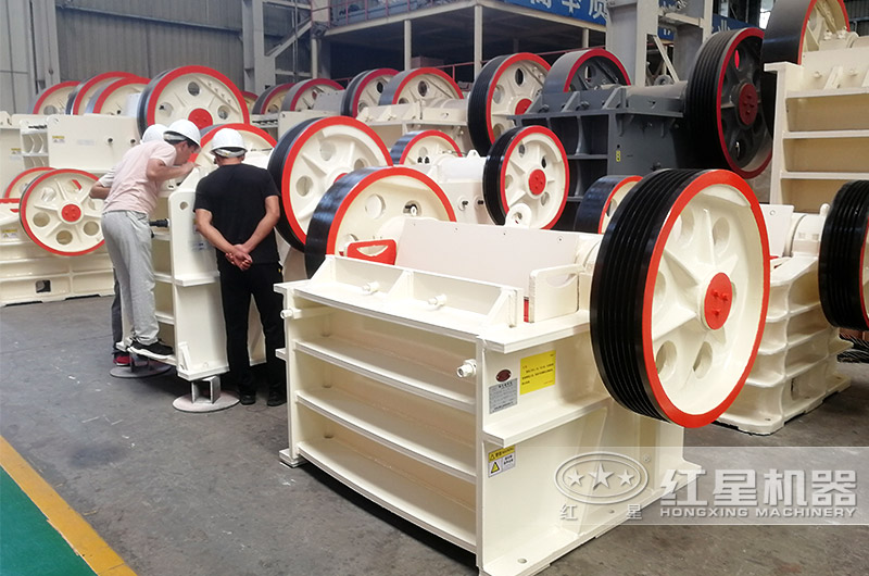 1060破碎機(jī)價(jià)格多少，不如到廠家看一看